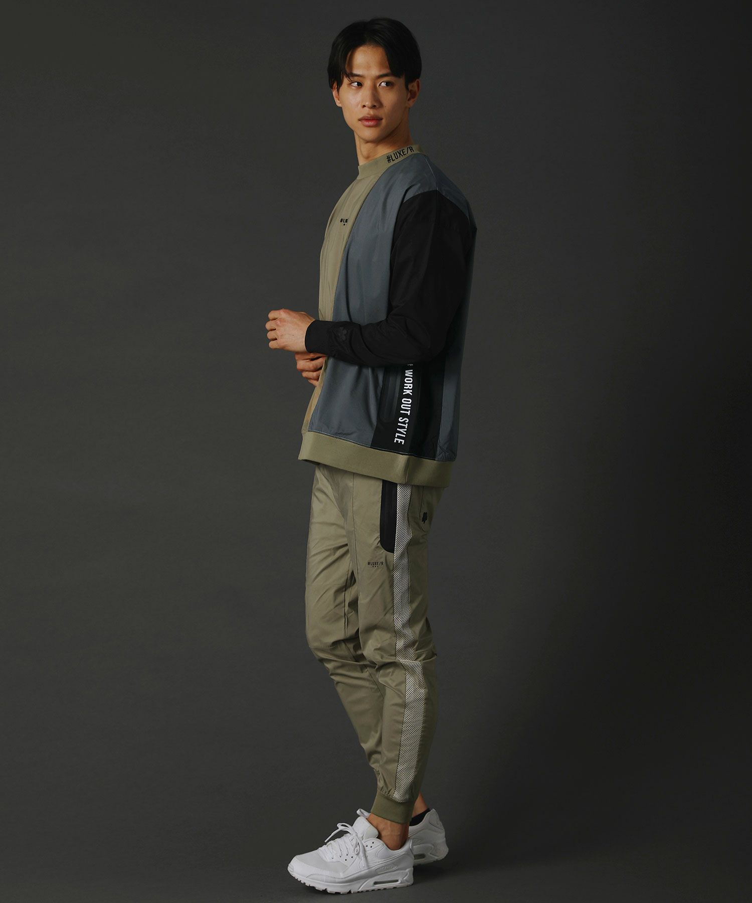 撥水加工ストレッチ布帛vertical color scheme止水ZIPハイネック長袖